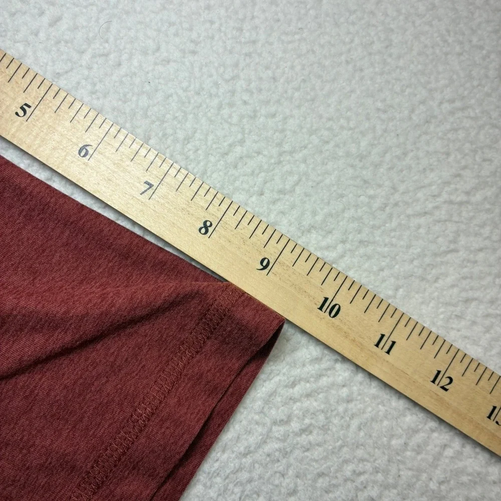 Vuori Strato Tech T Shirt Men XL Red Tee Performance Short Sleeve Stretch V126 - Picture 7 of 7